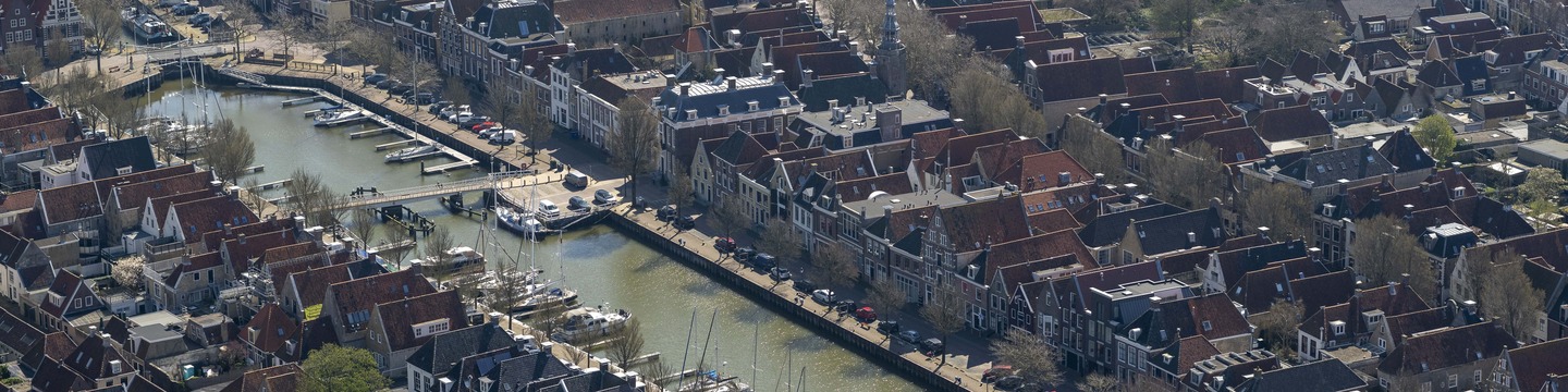 Luchtfoto van de Noorderhaven in Harlingen.